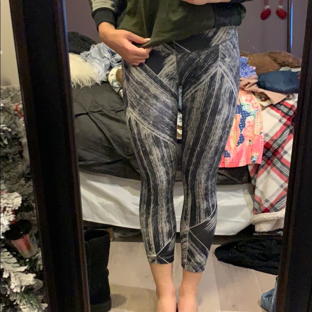 Lululemon Cropped Wunder Under’s